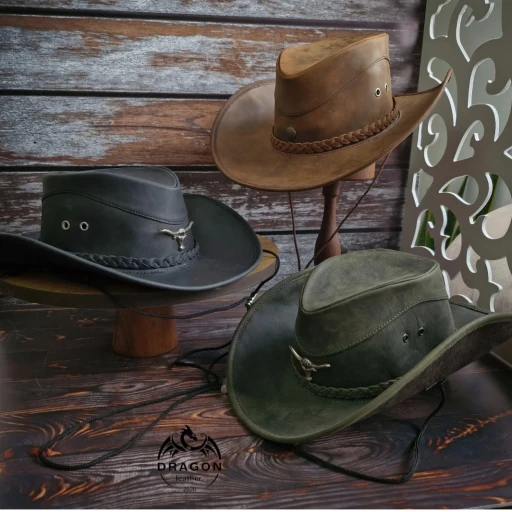 کلاه دست دوز چرم طبیعی