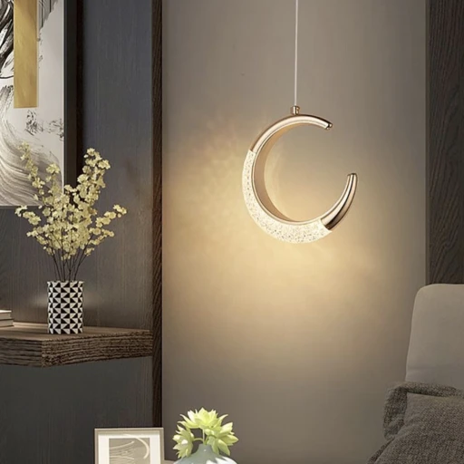 آویز طرح هلال ماه رنگ بدنه طلایی