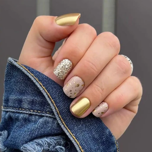 کاشت ناخن در رنگ و طرحهای متفاوت